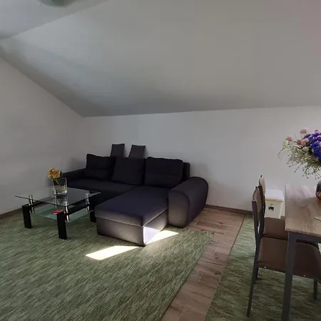 Kajula Apartment Bešeňová